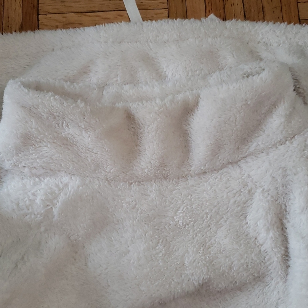 Gap Body Fuzzy Pullover - image 4